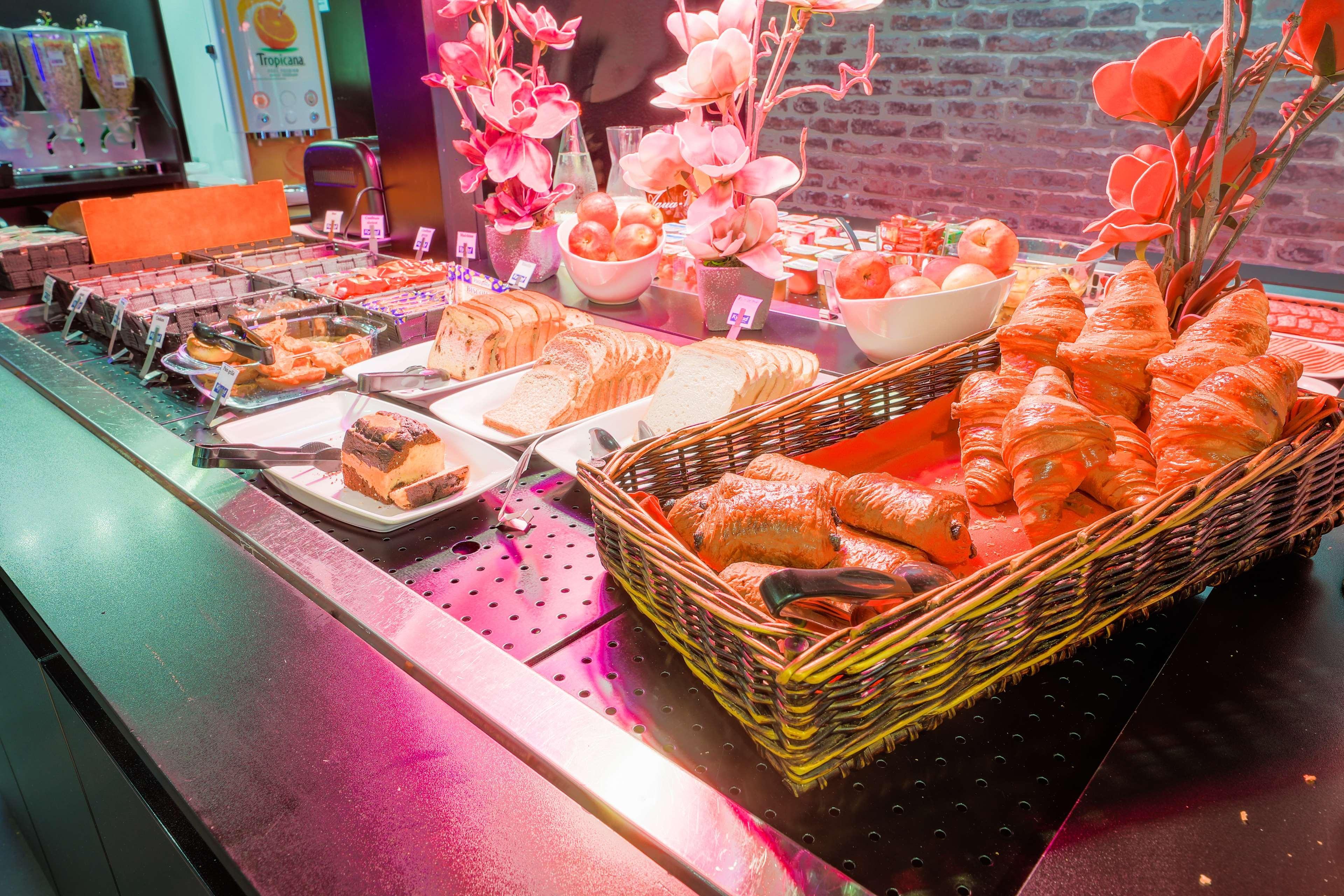 Hotel Restaurant Kyriad De Peronne Экстерьер фото