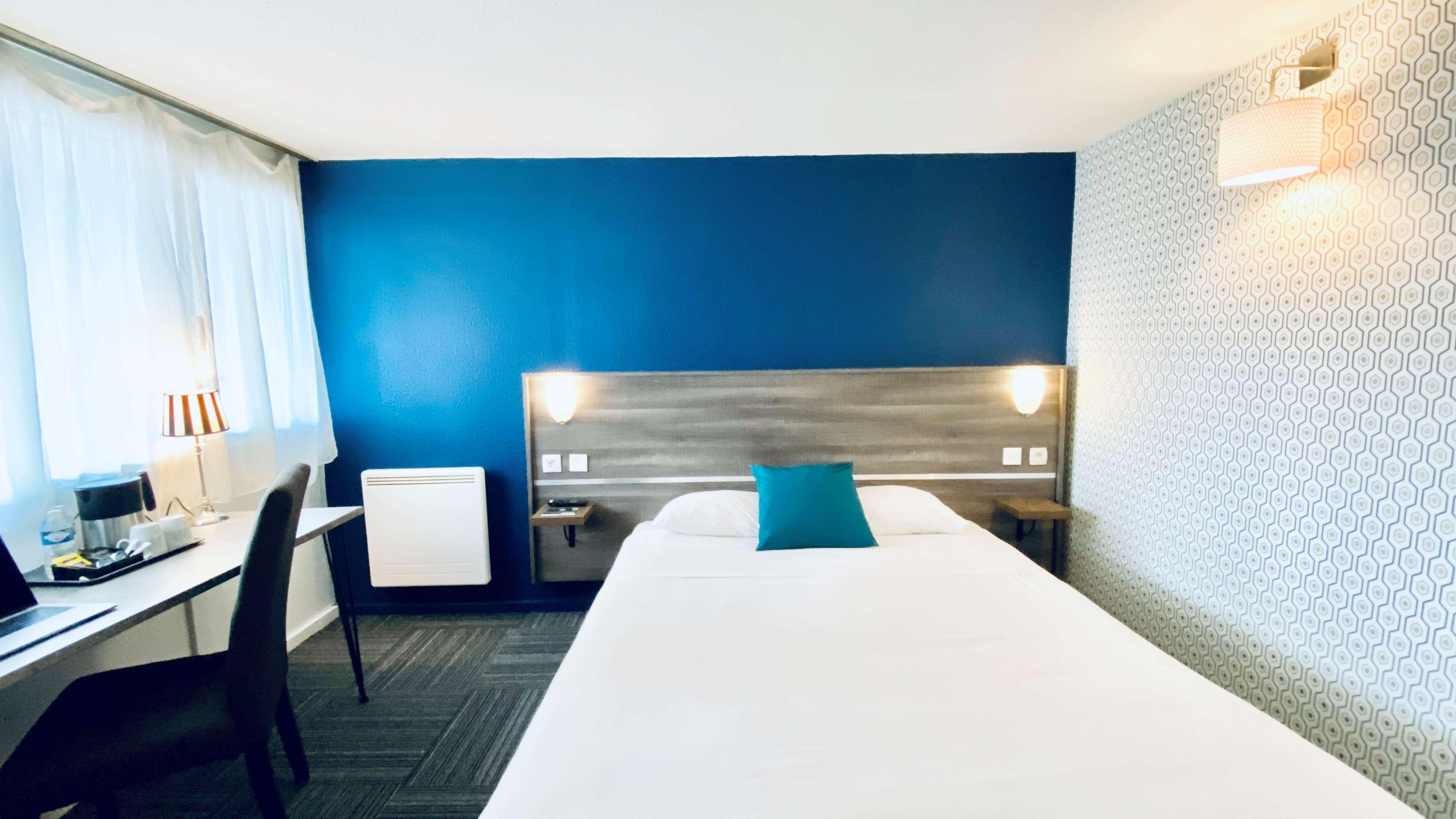Hotel Restaurant Kyriad De Peronne Экстерьер фото