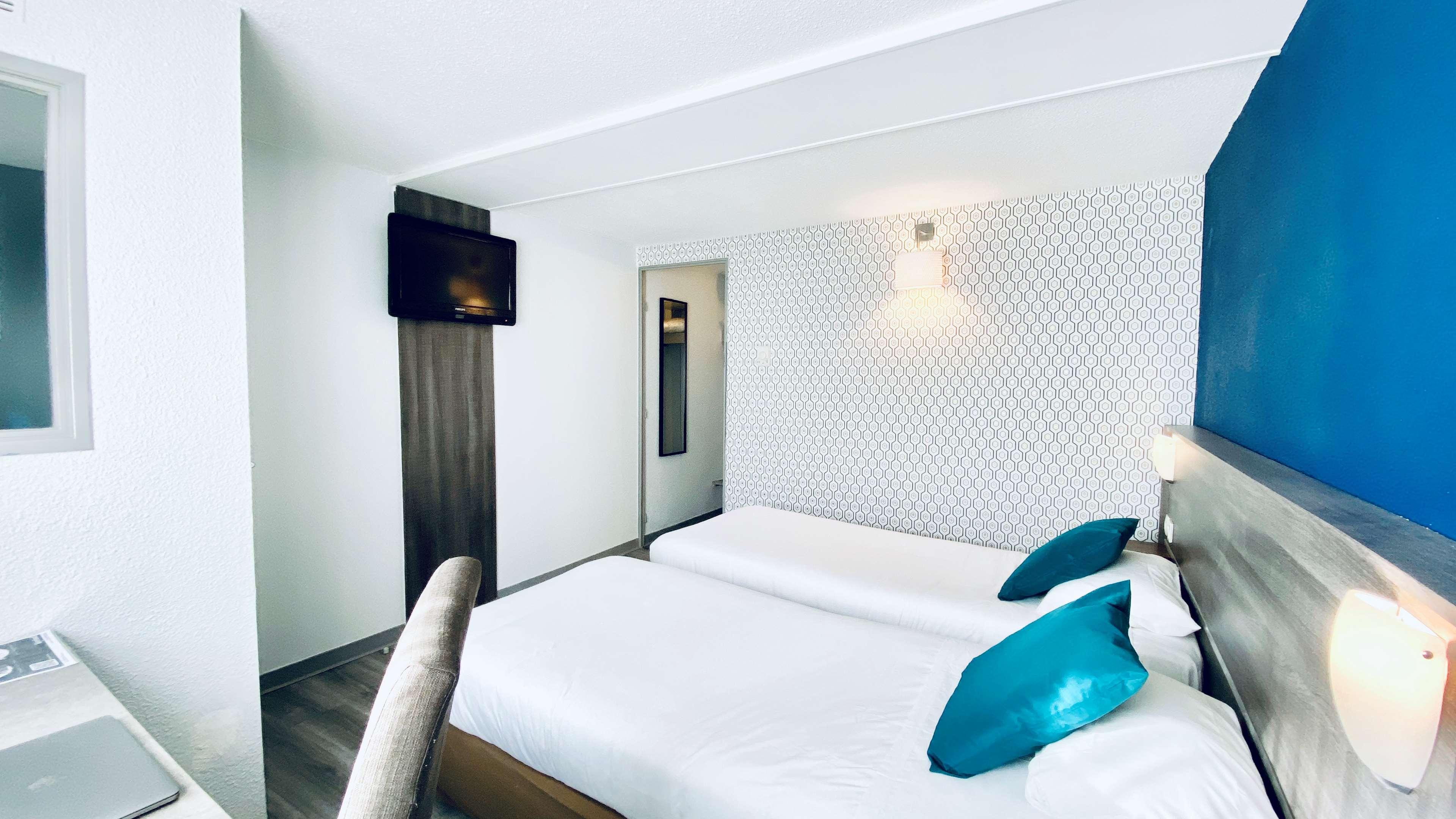 Hotel Restaurant Kyriad De Peronne Экстерьер фото