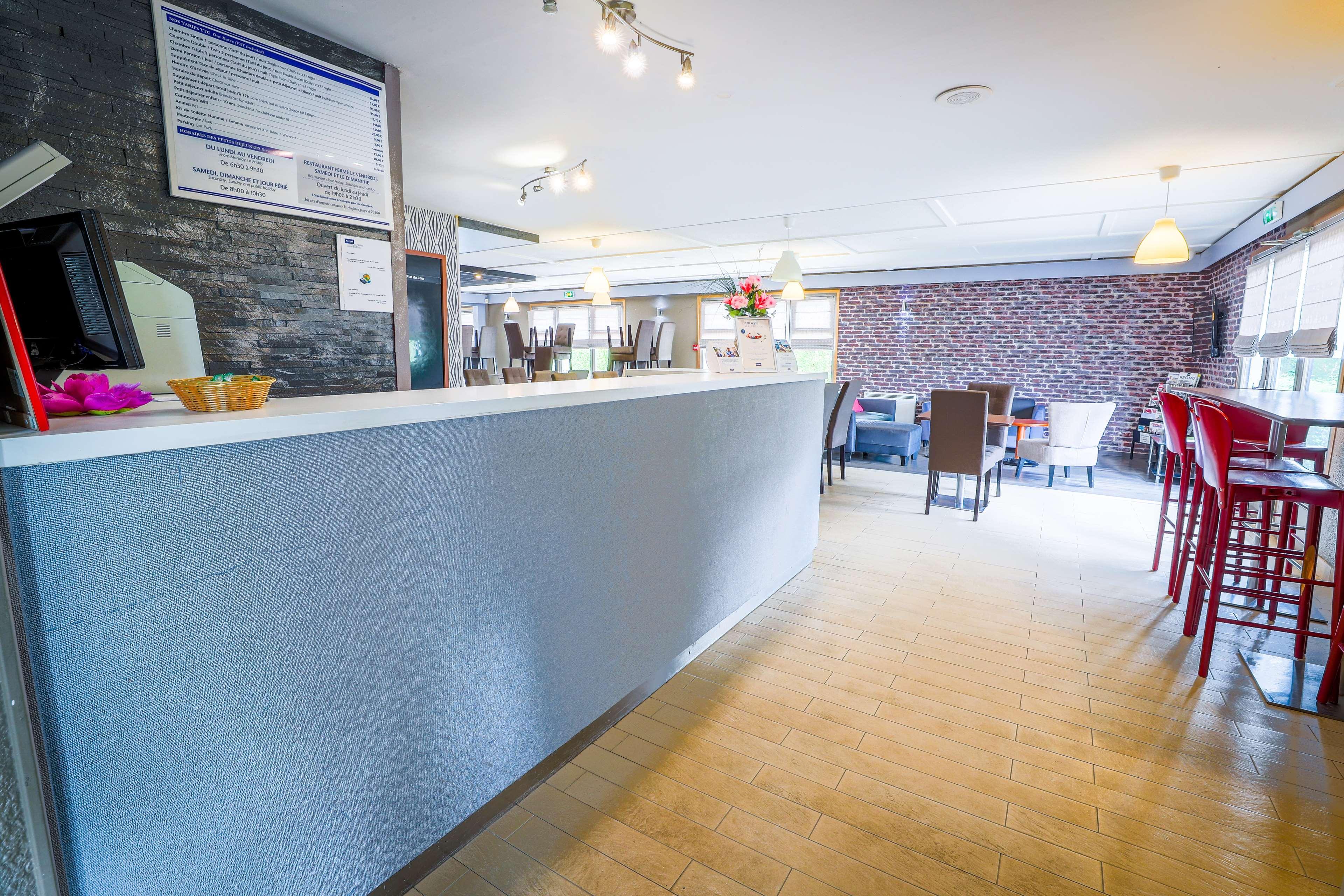 Hotel Restaurant Kyriad De Peronne Экстерьер фото