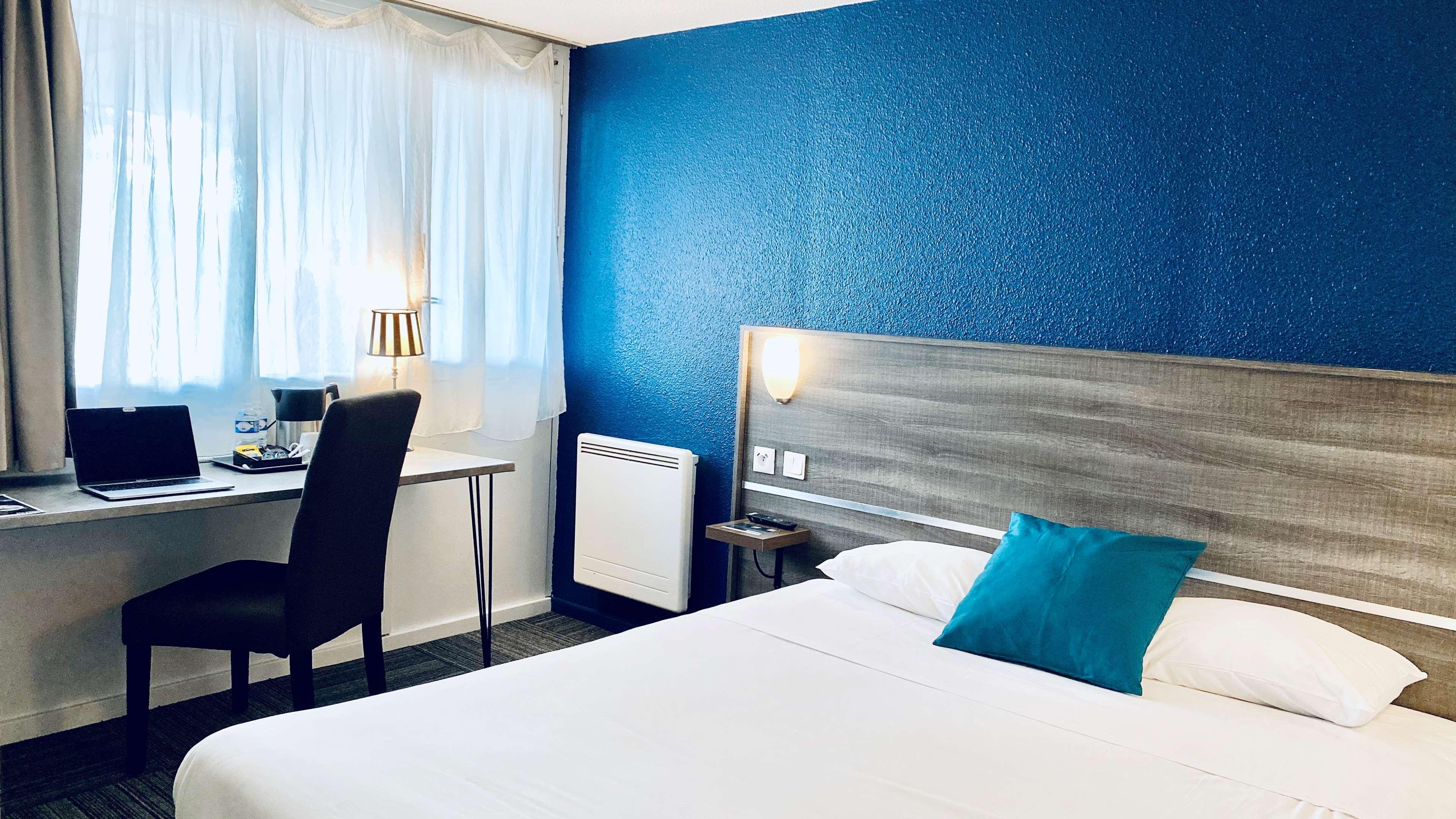 Hotel Restaurant Kyriad De Peronne Экстерьер фото