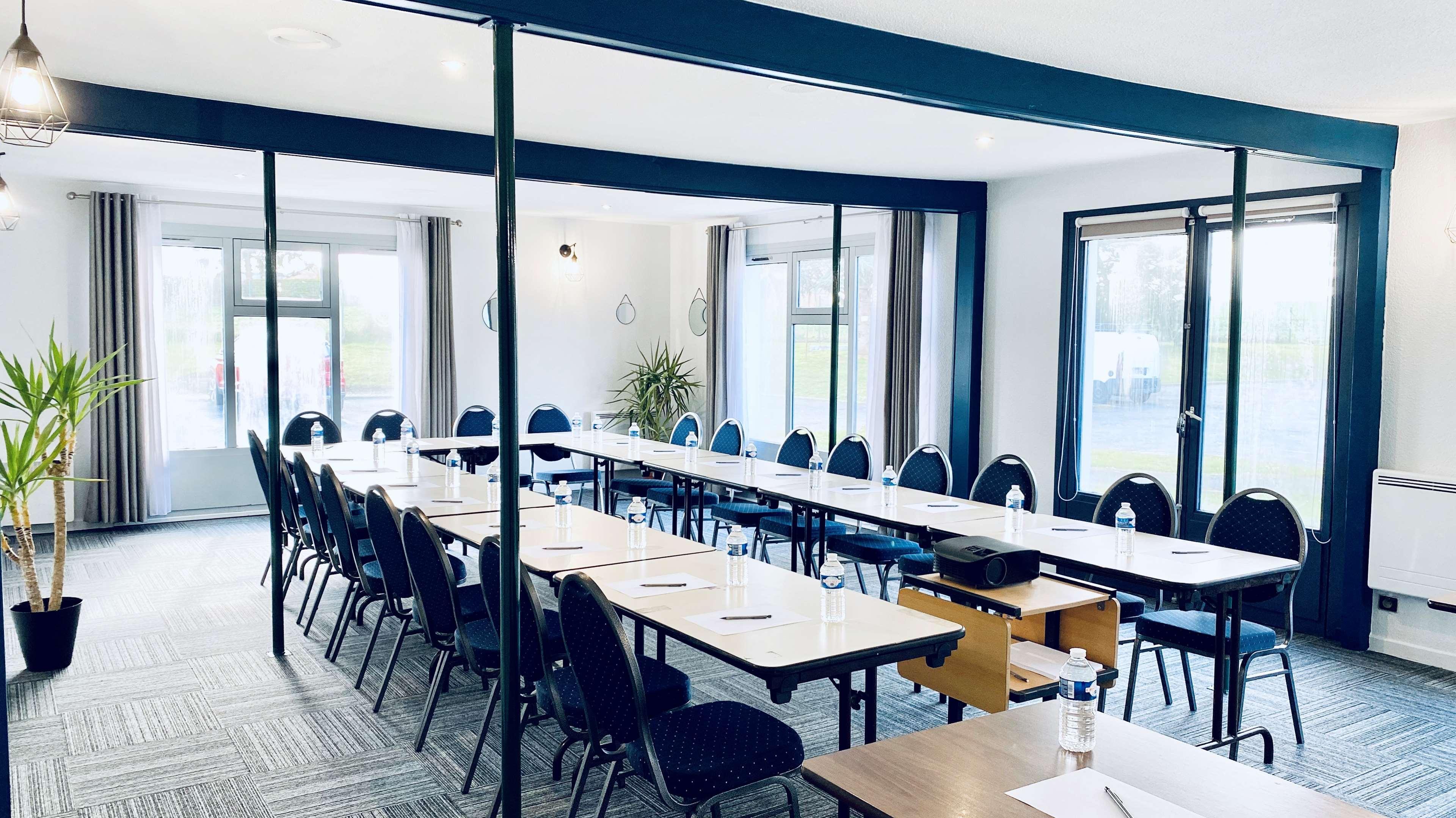 Hotel Restaurant Kyriad De Peronne Экстерьер фото