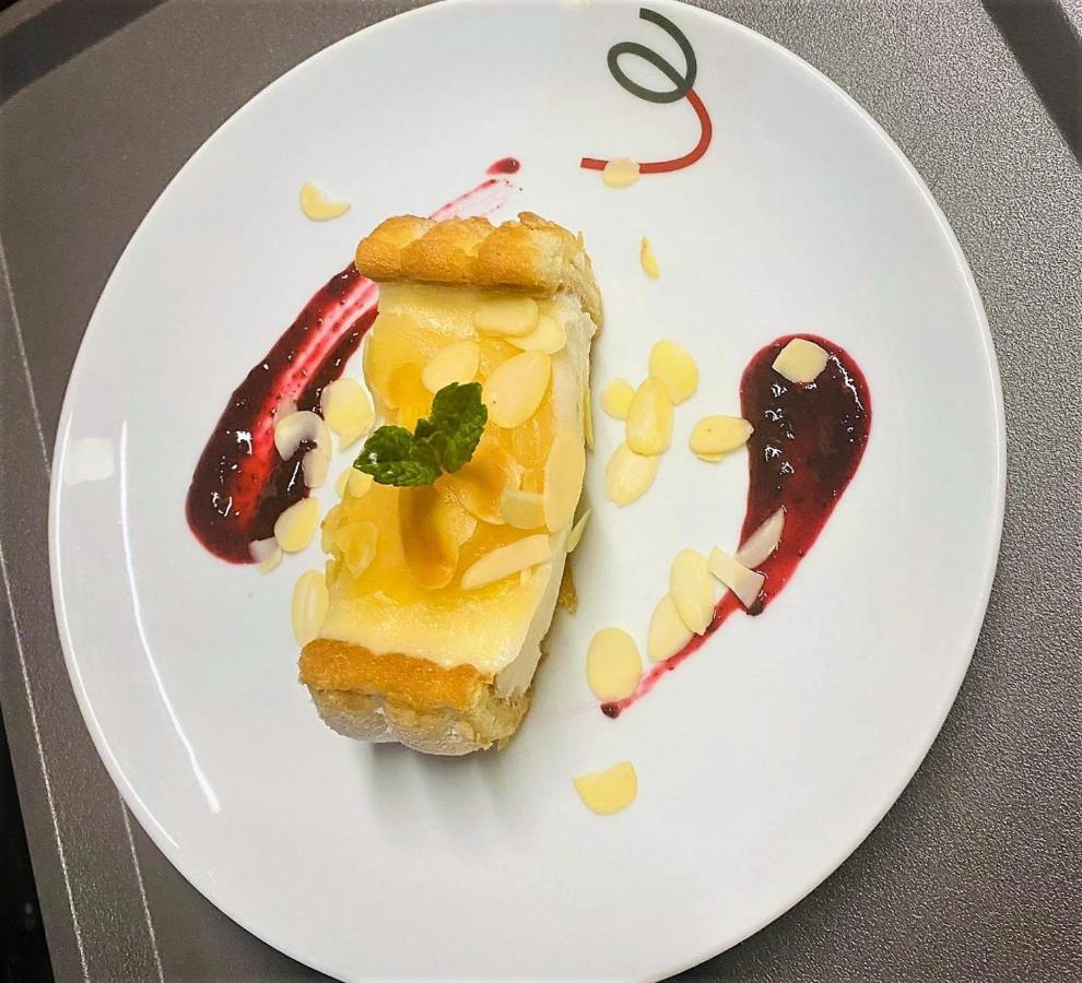 Hotel Restaurant Kyriad De Peronne Экстерьер фото