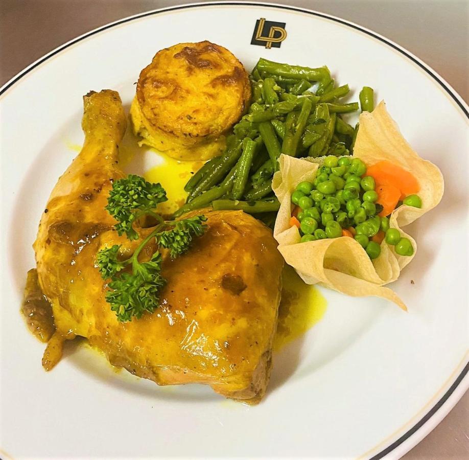 Hotel Restaurant Kyriad De Peronne Экстерьер фото