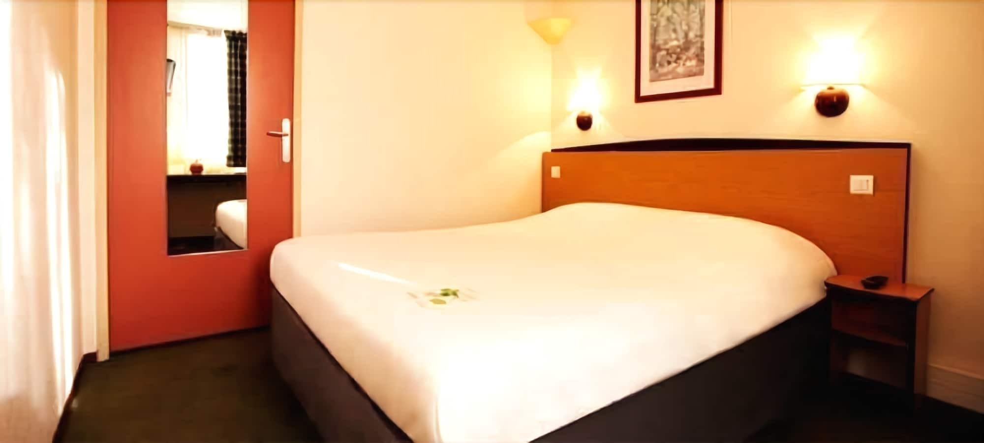 Hotel Restaurant Kyriad De Peronne Экстерьер фото